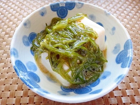 つるんとさっぱり♡めかぶ豆腐